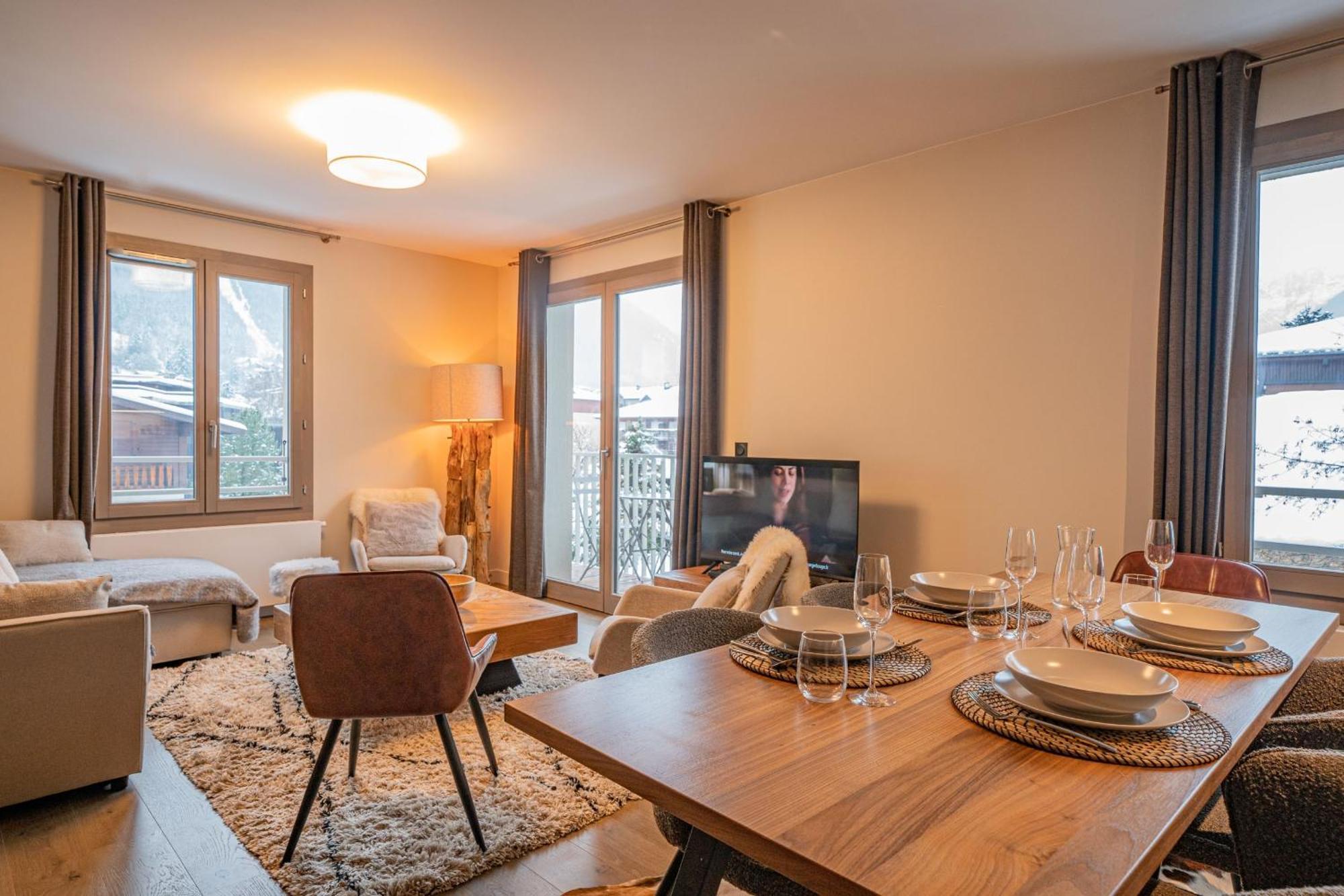 Perle Blanche - Brand New 2 Bedroom Apartment Perfectly Located Шамони Екстериор снимка